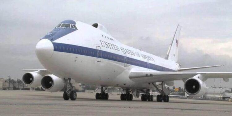 У США китайського студента затримали за фотографування літаків Судного дня