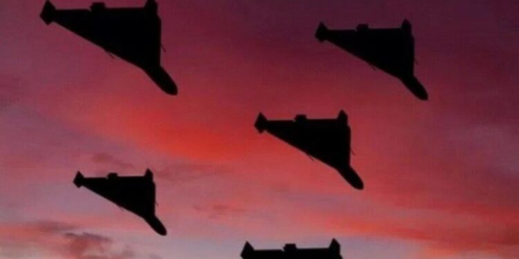 Ворог атакує дронами Сумську громаду, є влучання у житловий будинок – ОВА