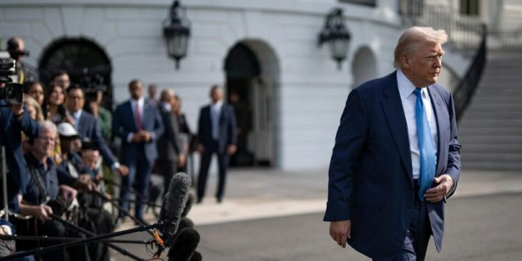 Трамп заявив, що перемир'я з Іраном "тримається добре", і розкритикував Папу Лева