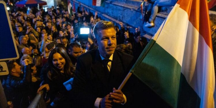 Може розблокувати €90 млрд, але проти поставок зброї і прискореного вступу до ЄС – Politico дізналося наслідки перемоги Мадяра для України