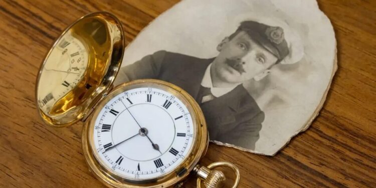 Золотий годинник невідомого героя під час катастрофи "Титаніка" виставили на аукціон
