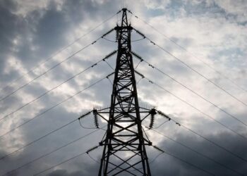 Російські атаки знеструмили частину шести областей, без графіків