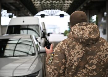 Черги на кордоні України і Польщі зросли через наплив авто перед Великоднем – що слід знати