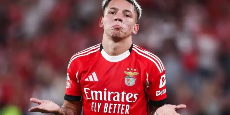 UEFA відсторонив вінгера "Бенфіки" на шість матчів за гомофобну лексику