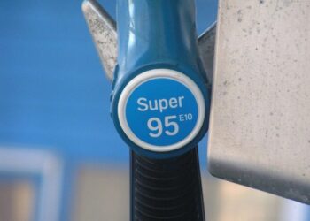 Скільки коштують бензин та дизель на українських АЗС та чи підвищаться вони в ціні