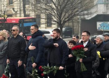 Голова Федерації профспілок України Сергій Бизов вшанував пам’ять загиблих зброярів