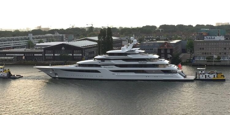 АРМА готує продаж яхти Медведчука Royal Romance, справа виходить на фінальний етап