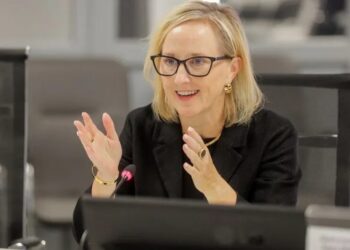 Джулі Девіс залишає посаду посла США в Україні – ЗМІ