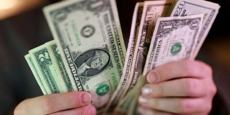 Курс долара впав до місячного мінімуму через перемир'я США з Іраном