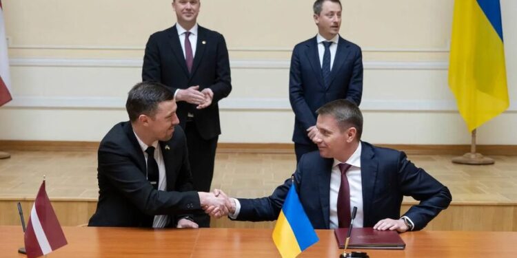Україна і Латвія домовилися про взаємне визнання водійських посвідчень без додаткових іспитів