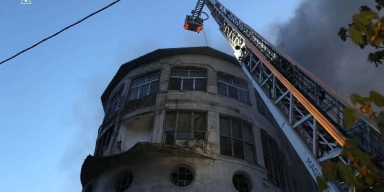 Троє людей постраждали від дронової атаки рф на Дніпро – нові кадри наслідків