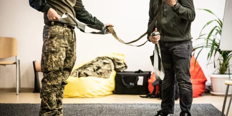 Без БЗВП для студентів – Зеленський підписав закон про вивчення у вишах та коледжах основ національного спротиву