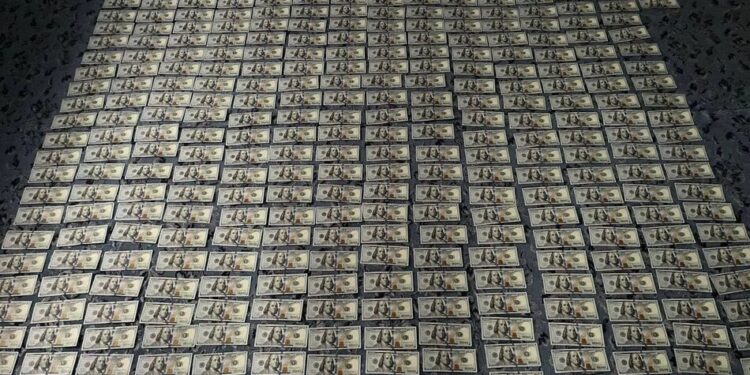 Наркобізнес з мільйонними обігами і масштабною мережею викрили в Україні – 12 підозрюваних