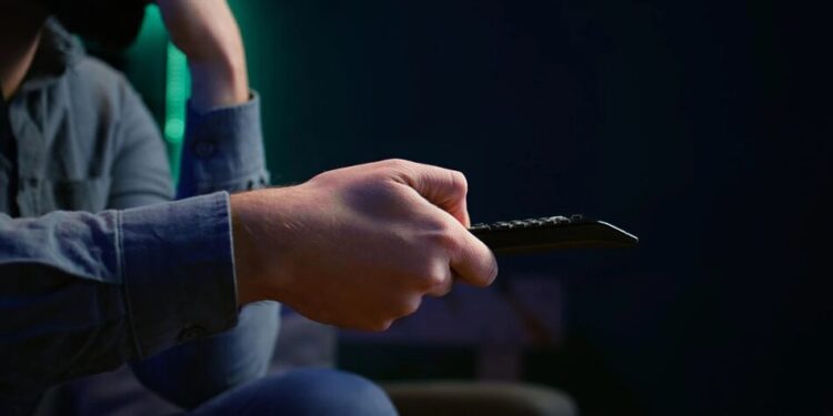 В Україні посилили мовні вимоги – мінімум 60% телеканалів і 25% онлайн-контенту українською