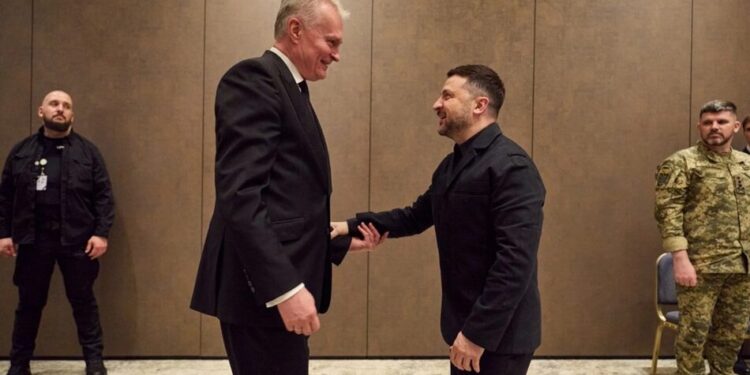 Обговорили євроінтеграцію та співробітництво у форматі Drone Deal – Зеленський зустрівся на Кіпрі із президентом Литви