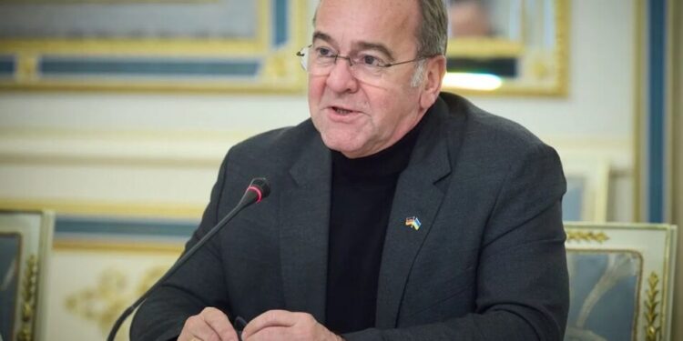 Пісторіус назвав росію більшою загрозою для Німеччини, ніж політику Трампа та розповів про місію в Ормузькій протоці