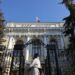 ЦБ росії готується знизити ставку на тлі уповільнення економіки і ризиків війни