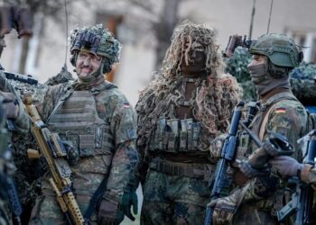 У Німеччині чоловіків 17–45 років зобов'язали отримувати дозвіл на виїзд із країни на понад три місяці