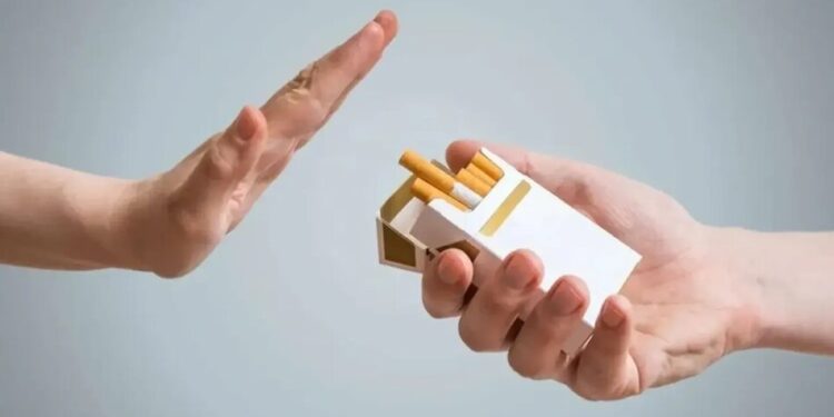 У Британії ухвалили закон, який забороняє продаж тютюну народженим після 2009 року