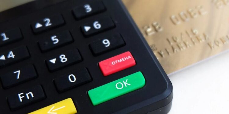 ТОП фінансових помилок українців, через які постійно бракує грошей