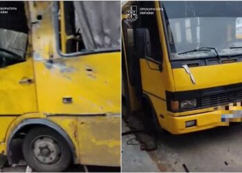 Російський дрон атакував маршрутку в Херсоні – 7 постраждалих