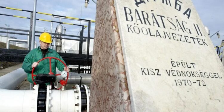 Угорщина та Словаччина отримали перші партії нафти "Дружбою" після майже тримісячної перерви – MOL