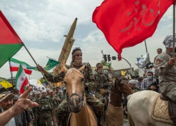 Командувач КВІР пригрозив ударами по нафтових об’єктах країн Перської затоки