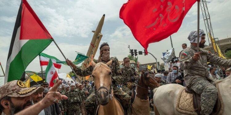 Командувач КВІР пригрозив ударами по нафтових об’єктах країн Перської затоки