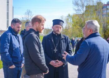 Принц Гаррі відвідав Бучу та вшанував пам'ять жертв агресії рф
