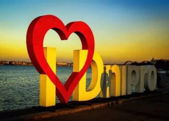 Ще одна жертва удару по Дніпру 14 квітня – 47-річний чоловік помер у лікарні