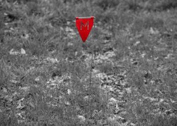 Ділки організували схему розкрадання мільйонів на розмінуванні, двоє отримали підозру – Генпрокурор