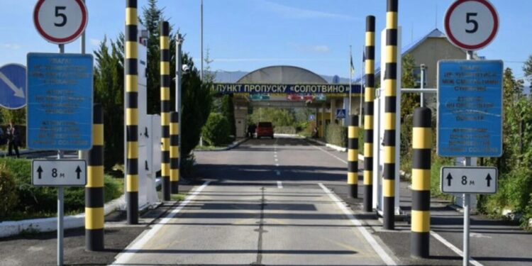 Рух через КПП "Солотвино – Сігету-Мармацієй" обмежать на місяць через ремонт мосту