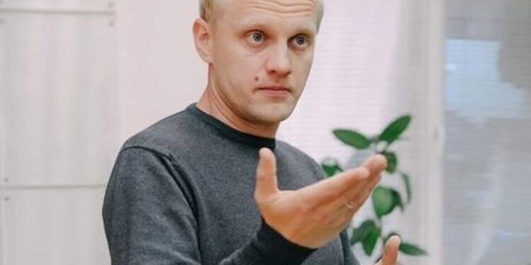 На суддів Шабуніна, якого судять за фіктивну службу, тиснуть його колеги-активісти – рух "Чесна мобілізація"