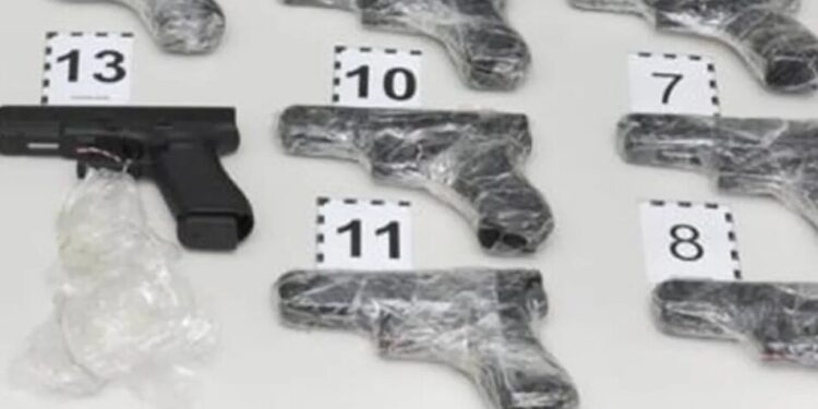 Під час спецоперації накрили канал поставок "нагородної" зброї для одіозних політиків і пропагандистів рф – таку отримували медведєв, кадиров і не тільки