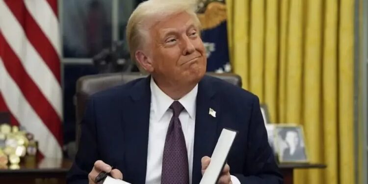 Трамп відмовився вибачатися перед Папою Римським