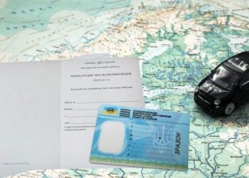 Українцям пояснили, на який термін видають міжнародне посвідчення водія