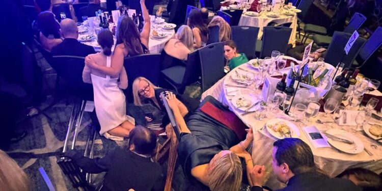 Насильство не має жодного виправдання – Україна засудила стрілянину на вечері Асоціації кореспондентів при Білому домі