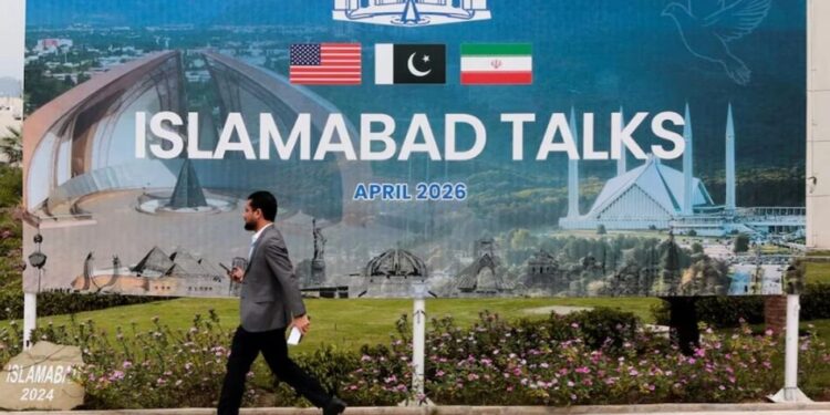 Переговори між США та Іраном тимчасово призупинені після 14 годин обговорень, розбіжності зберігаються