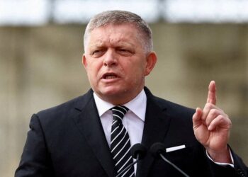 Фіцо після розмови з Орбаном закликав ЄС відновити енергетичний діалог із росією