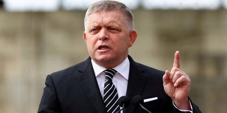 Фіцо після розмови з Орбаном закликав ЄС відновити енергетичний діалог із росією