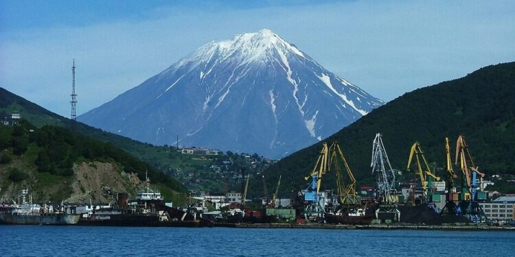 На Камчатці зникла туристична група без спорядження, двох учасників знайшли мертвими