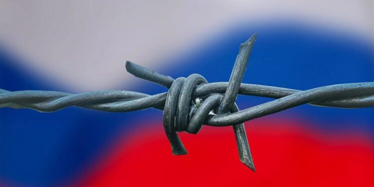 У рф заявили про загорання суховантажу в Азовському морі після збивання дронів