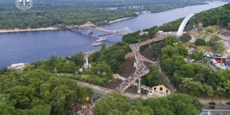 У Києві ексдиректору парку повідомили про підозру через списання атракціону на понад 1 млн грн