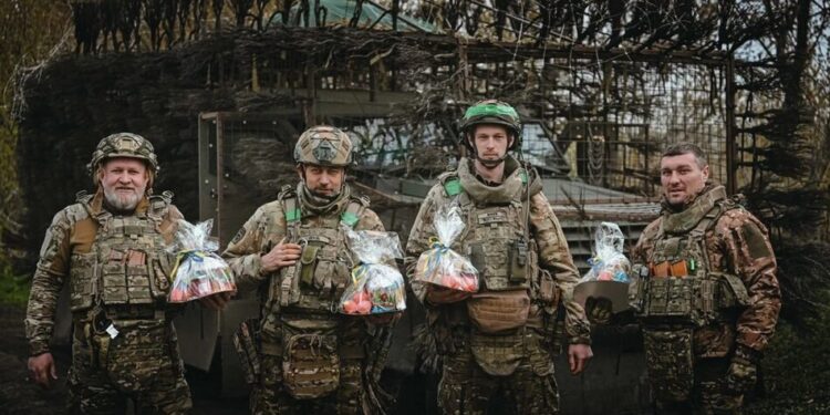 Великдень під вибухами – поліцейські показали, як зустрічають свято на службі