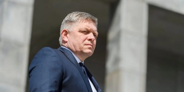 Фіцо пообіцяв подати до суду на ЄС через обмеження на імпорт російського газу