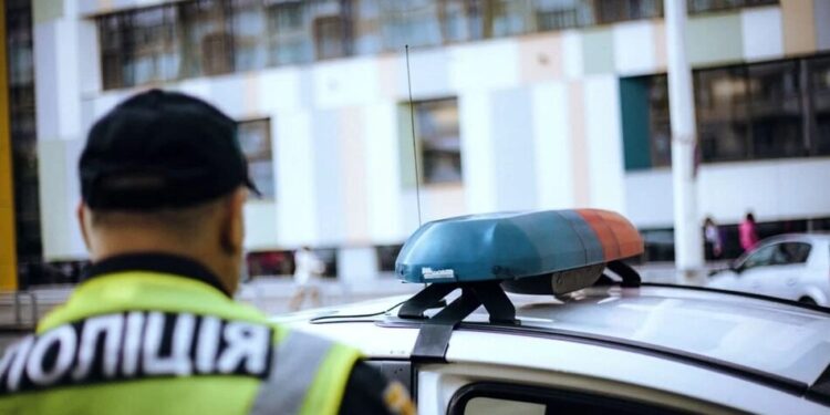 У столичному ТРЦ стався конфлікт з пістолетом та різаниною, є затриманий