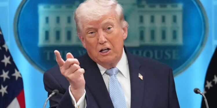 Трамп заявив, що обидва американські льотчики, збиті в Ірані, "почуваються добре"