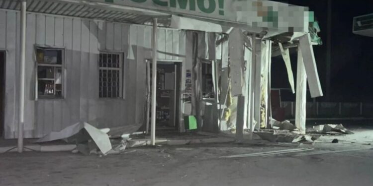 Атака рф на Харківщину 13 квітня – пошкоджено АЗС, є постраждалі серед цивільних