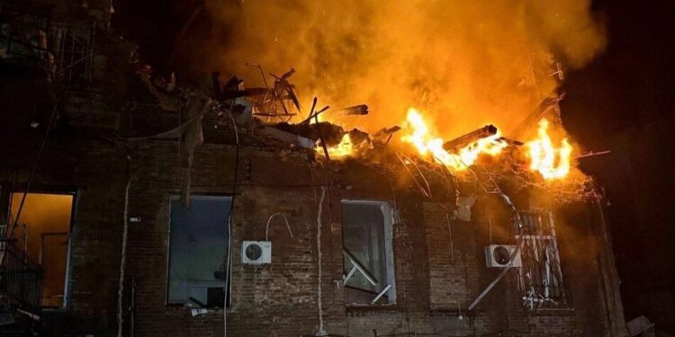 У Дніпрі двоє загиблих та 27 поранених після нічної атаки росіян на місто