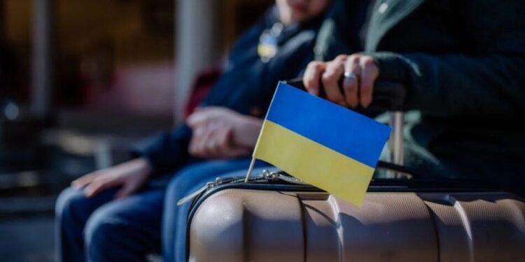 Короткі поїздки без віз – правляча партія Канади підтримала нові правила для українців